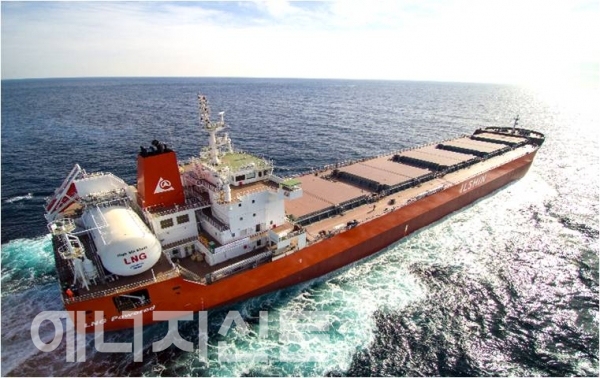 ▲ 고망간강 극저온 LNG 탱크가 적용된 그린 아이리스호(5만톤급 벌크선).