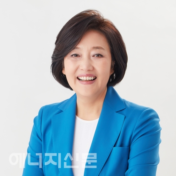 ▲ 8일 취임한 2대 중소벤처기업부 박영선 장관 사진.