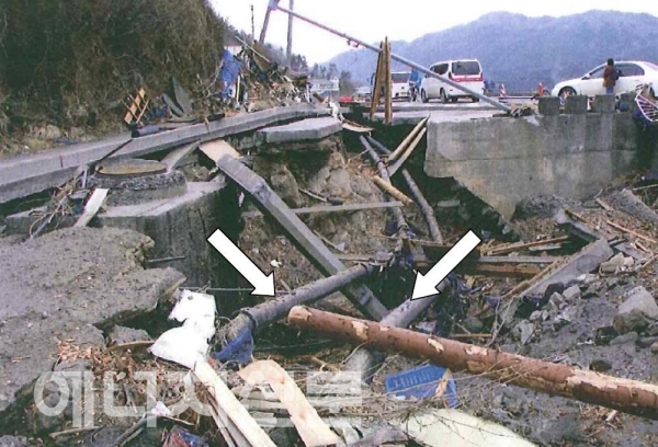 ▲ 지진으로 인한 주철관 파손 사례(사진제공: 국가기술표준원)
