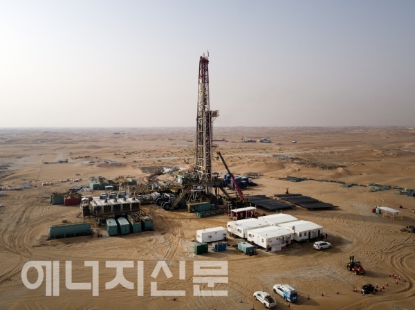 ▲ 석유공사와 GS에너지는 우리나라 기업 최초로 UAE 탐사광구 개발에 성공, 본격적인 상업생산에 들어갔다. 사진은 할리바 광구 전경.