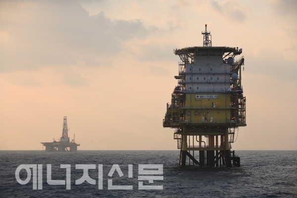▲ 한국석유공사는 9일 호주최대 석유개발회사인 우드사이드 사와 함께 동해 심해지역8광구와 6-1광구 북부지역 탐사를 재개한다고 밝혔다.