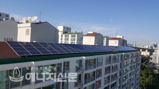 군포시에 설치된 아파트 태양광 시설.