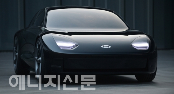 ▲ 현대차가 추구하는 미래 전기차 디자인을 제시한 EV 콘셉트카 프로페시.