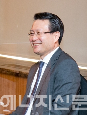 ▲ 에너지얼라이언스 초대 의장으로 추대된 유정준 SK E&S 부회장.