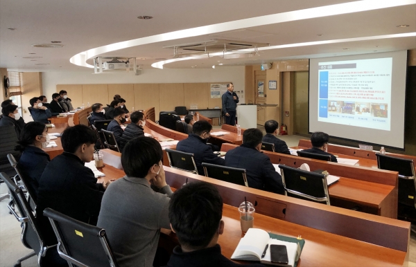 ▲ 한국가스기술공사가 4일 본사 세미나실에서 ‘2022년도 연구성과 발표회’를 열고 있다.