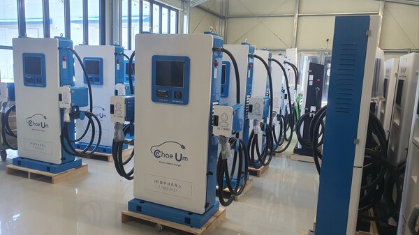 ▲ 블루네트웍스가 제작한 전기차 충전기.