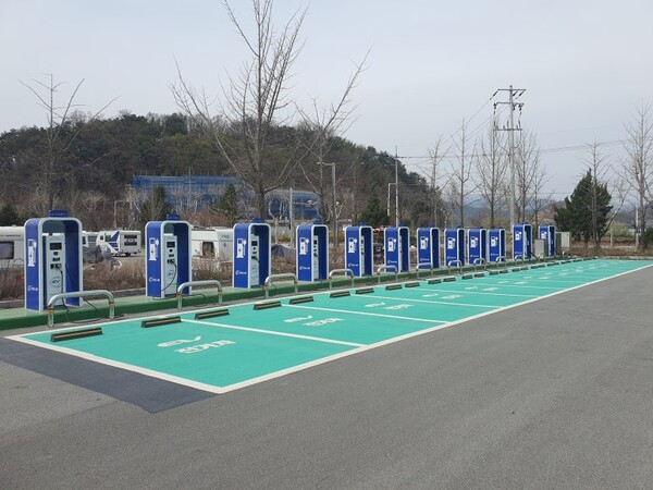 ▲ 전기차 충전기가 배치된 모습.