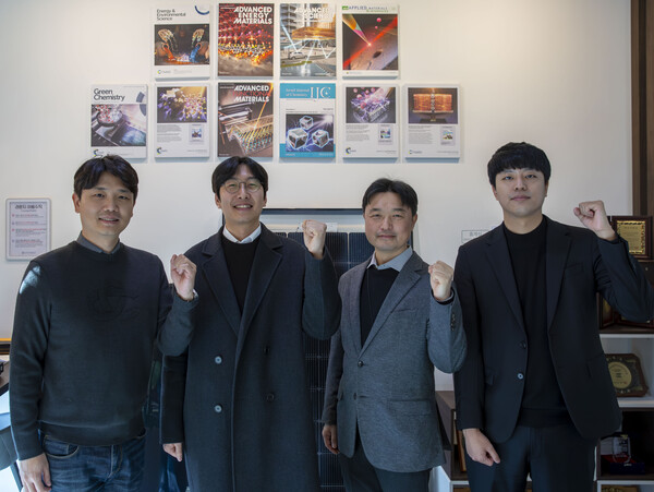 ▲ 김해진 연세대 교수, 정인영 에너지연 박사, 김기환 박사, 이태경 경상대 교수 등 연구진의 모습.