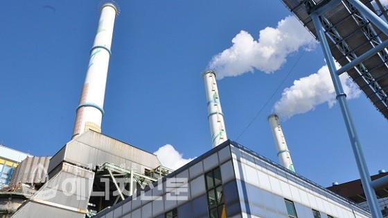 2015년대비 미세먼지 약 41%를 저감한 태안발전본부.