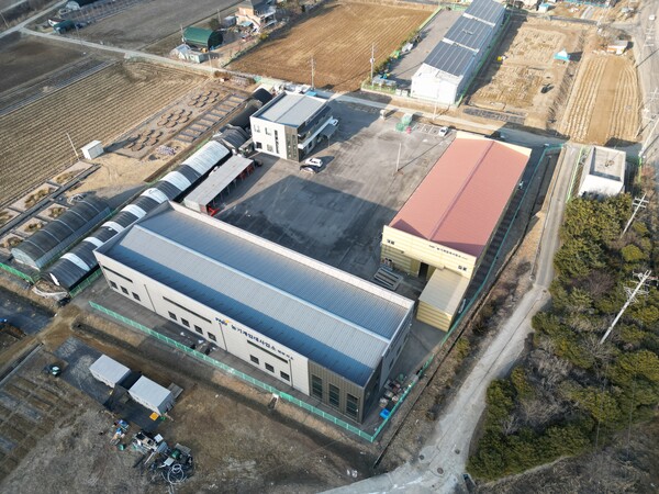 ▲경기RE100 선도사업을 통해 완공된 파주시 농기계임대사업소 태양광발전.