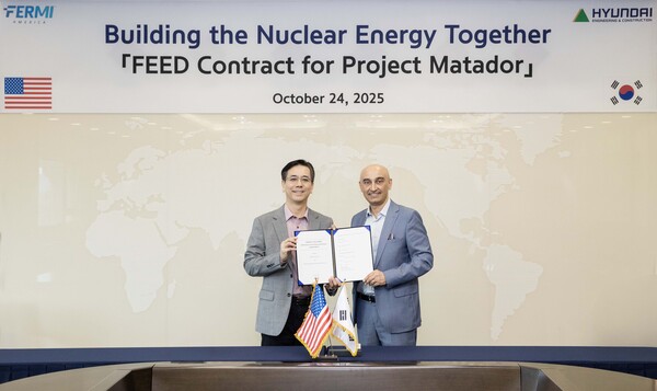 ▲이한우 현대건설 대표와 메수트 우즈만(Mesut Uzman) 페르미 뉴클리어(Fermi Nuclear LLC.) 대표.