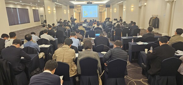 ▲ 분산형열병합발전협의회와 한국도시가스협회가 공동 주최로 서울 삼정호텔에서 ‘분산형 열병합발전협의회 정책기술 세미나’를 열고 있다.