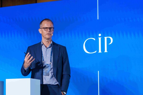 ▲CIP 공동창립자인 톨슨 스메드 수석부회장이 ‘CIP Investor Day’에서 발표하고 있다.