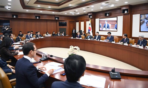▲정부가 31일 제6차 공급망안정화위원회를 열고 핵심광물 재자원화 활성화 방안을 구체화했다. 사진은 '제4차 공급망안정화위원회' 모습.