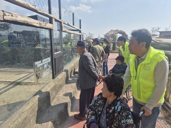 ▲ 경남에너지가 시각장애인의 문화·여가활동을 지원하고 나섰다.