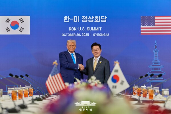 ▲ 지난 10월 29일  APEC 기간 중 이재명 대통령과 트럼프 미국 대통령이 두번째 한미 정삼회담을 갖고, 미국과의 관세협상의 세부내용에 합의했다.