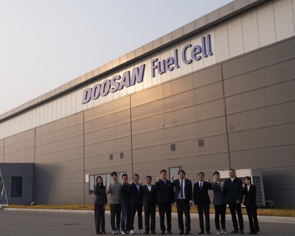 ▲두산퓨얼셀 군산공장을 방문한 에기평 관계자들.