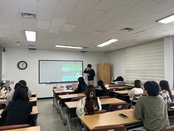▲가스안전공사 경기동부지사는 1일 용인시 처인구청에서 관내 거주 다문화가정을 대상으로 가스안전교육을 진행했다.