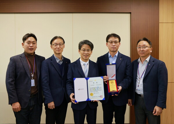 ▲ 한국가스안전공사는 지난달 27일, '2025 CSR 필름 페스티벌 어워드'에서 지속성장부문대상(동반성장위원회위원장상)을 수상했다.