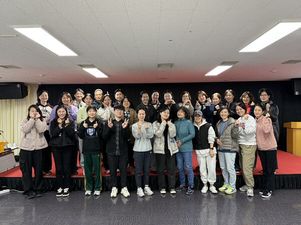 ▲교육생들이 단체 기념촬영을 하고 있다.