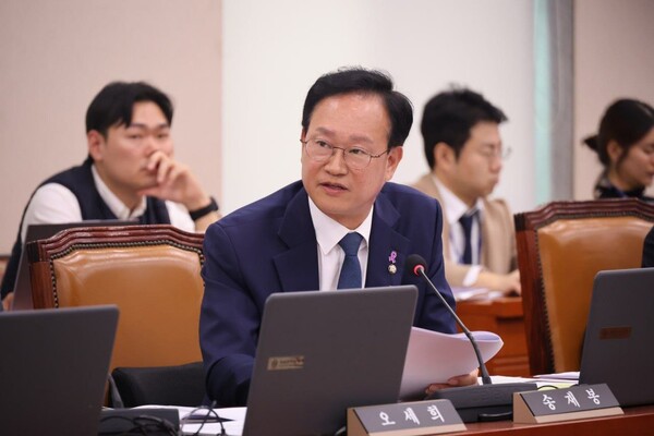 ▲ 송재봉 국회의원이 국내 이차전지 산업 경쟁력 강화와 해외자원개발 투자 활성화를 위해 조세특례제한법 일부개정안을 대표 발의했다.