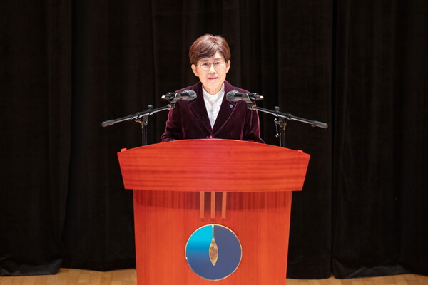 ▲ 최연혜 한국가스공사 사장은 2일 대구 본사 국제회의장에서 2026년 시무식을 열고, 모든 업무 분야에서 AI 대전환을 추진해 스마트하고 효율적인 기업으로 거듭나야 한다고 강조했다.