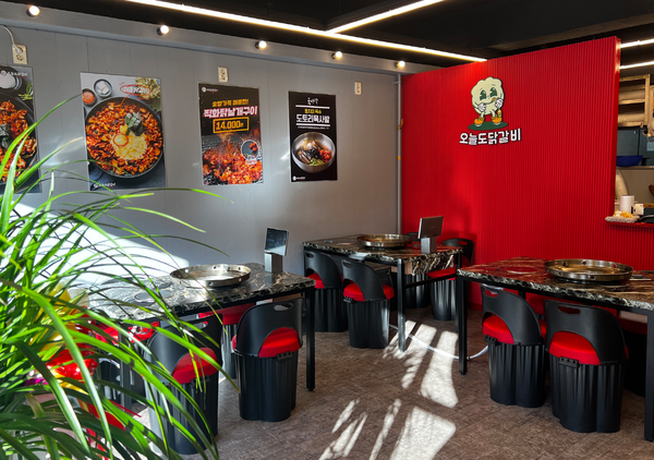 ▲ 오늘도 닭갈비 화곡점에 적용된 먼키 AI매출업 테이블오더