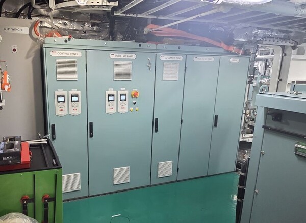 ▲참바다호는 ABB HES 880 인버터, AMXE 200S 영구자석 모터, PEMS 및 배터리 시스템을 포함한 통합 추진 시스템을 탑재했다.