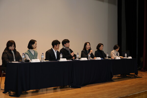 ▲기후부, 해수부 등 정부 부처 관계자들이 질의에 답변하고 있다.