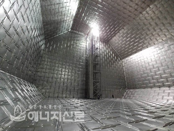 한국가스공사와 삼성중공업간 LNG선 국산 화물창(KC-1) 관련 소송에서 가스공사가 삼성중공업에 2996억원을 지급하라는 법원 판결이 나왔다. (사진은 SK 스피카호에 탑재된 한국형 화물창 KC-1)