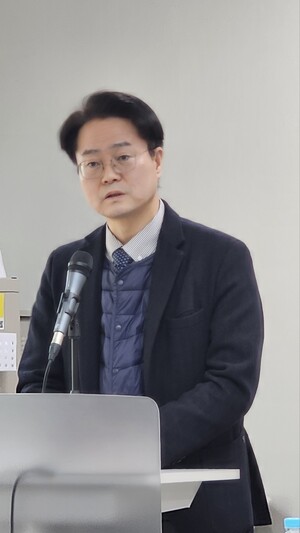 ▲ 심진수 기후부 재생에너지정책관이 정부 정책방향을 설명하는 모습.