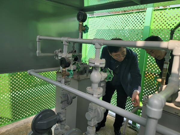 ▲가스안전공사는 4일 설 연휴를 앞두고 전남 장성군 북하면에 위치한 학림마을 LPG집단공급시설을 찾아 현장점검을 실시했다. 