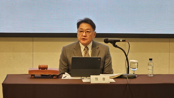 ▲구자균 전기산업진흥회장이 정기총회를 주재하고 있다.