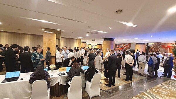 ▲ 행사기간 DS단석이 글로벌 원료 시장 동향을 점검하고 원료 조달 다변화 및 해외 판로 확대를 위한 협력 논의를 진행했다. 사진은 ‘POC 2026’ 행사 전경.