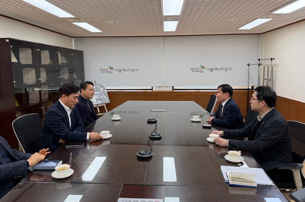 ▲지난 6일 한국남동발전과 서울에너지공사 경영진이 마곡열병합발전 건설사업을 협의하는 모습.