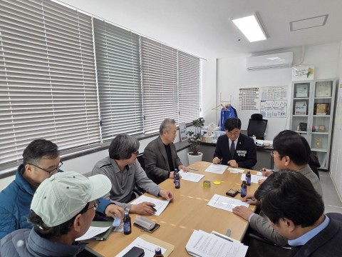 ▲ 바이오가스협회가 10일 더불어민주당 박해철 의원과 바이오가스 정책 현안을 논의하고 있는 모습.