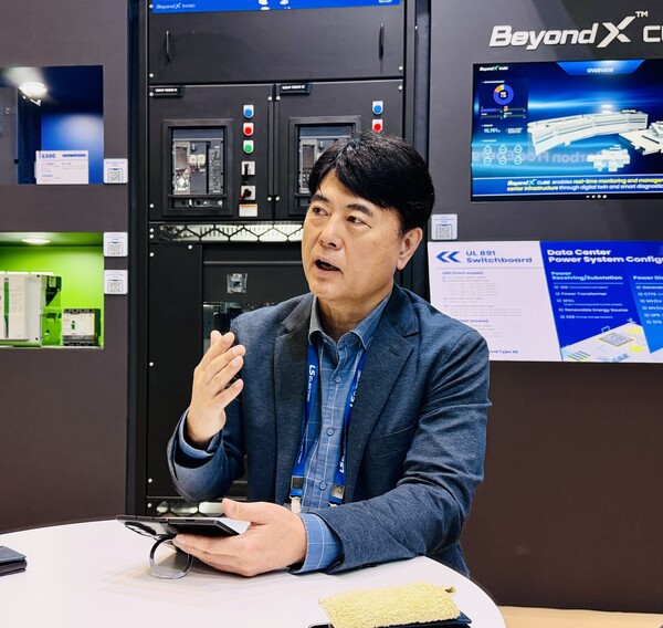 ▲ 박태근 LS일렉트릭 Japan 사업부장이 일본 도쿄 빅사이트에서 열린 ‘SMART ENERGY WEEK 2026’의 스마트그리드 엑스포 현장에서 본지와 인터뷰하고 있다.