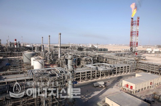 카타르 라스라판 지역의 GTL(가스 액체연료화 시설) 설비 모습.