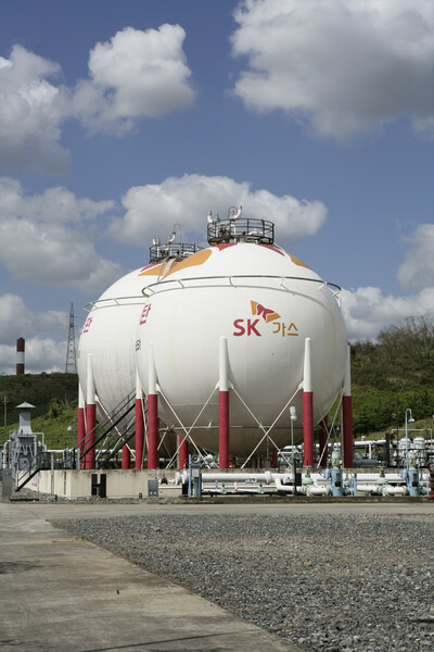 ▲ SK가스 울산 LPG기자에 설치된 볼탱크의 모습.