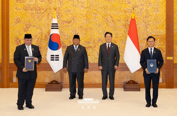 ▲ 이재명 대통령이 국빈 방한한 '프라보워' 인도네시아 대통령과 한·인도네시아 양해각서 교환식을 갖고 기념촬영하고 있다.(사진출처:청와대)