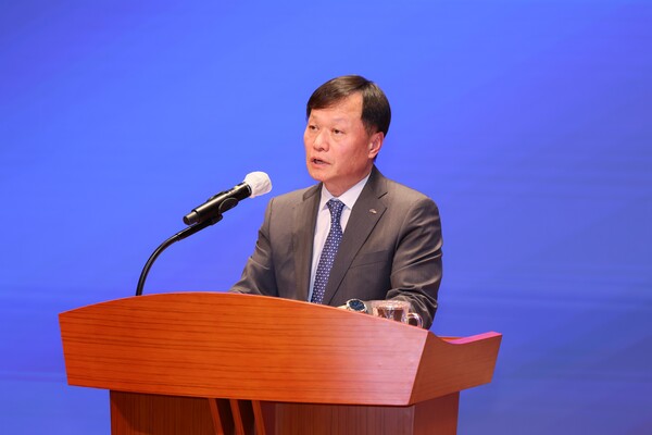 ▲이정복 서부발전 사장이 창립 25주년 기념식에서 기념사를 진행하는 모습.