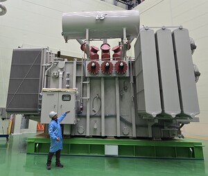 ▲ LS파워솔루션의 초고압 변압기.