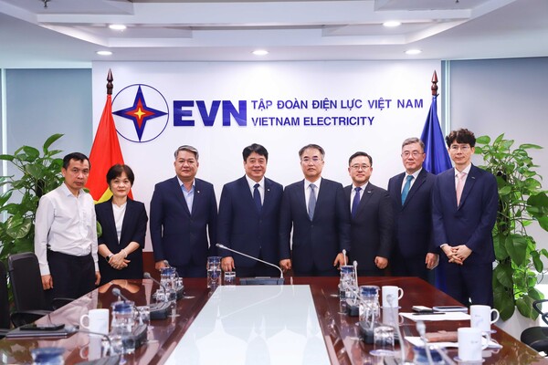 ▲현지시각 22일 대한전선이 베트남 전력공사(EVN) 경영진과 중장기 협력 방안을 논의했다.