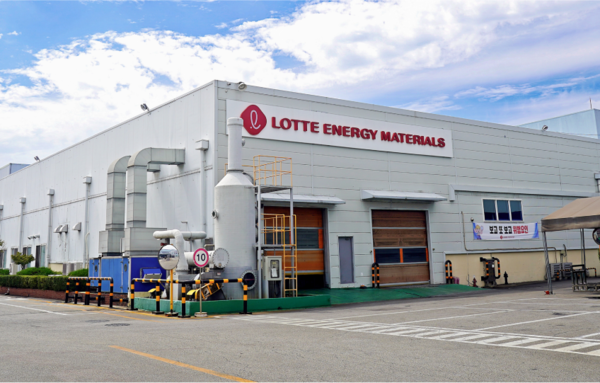 ▲ 롯데에너지머티리얼즈 익산 1공장 전경.