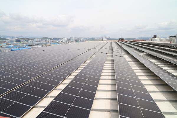 ▲시화물류센터 내 2.5MW 태양광 발전소 전경.