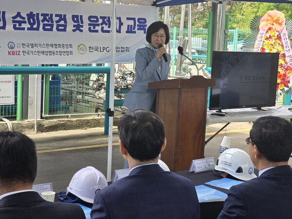 ▲ 더불어민주당 오세희 의원이 LPG판매협회의 벌크로리 순회점검 교육에서 축사를 하고 있다.