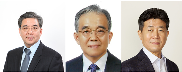 ▲ 제23회 자동차의 날 기념행사 산업훈장 수상자. 왼쪽부터 장재훈 현대자동차 부회장, 함상식 엠알인프라오토 대표이사, 황기영 케이지모빌리티 대표이사.
