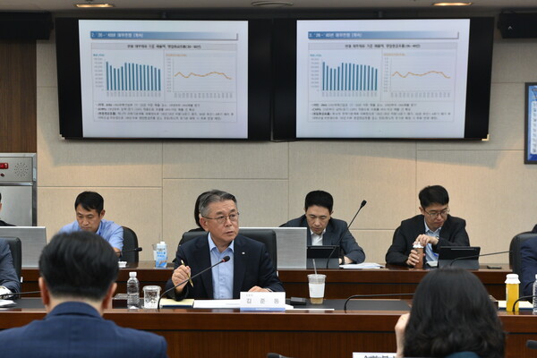 ▲김준동 남부발전 사장이 16일 열린 ‘전사 대토론회’에서 발언하고 있다.