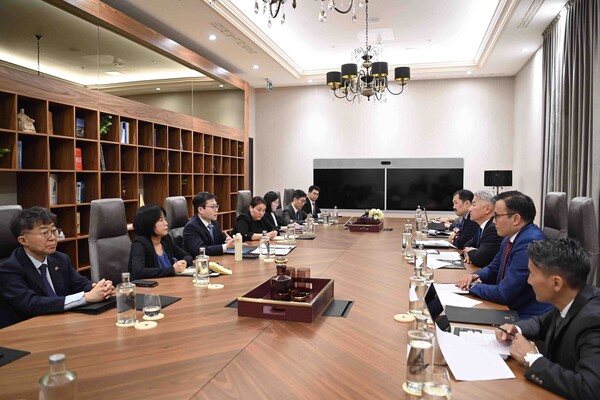 ▲ 한국과 몽골이 CEPA 체결을 위한 6차 공식 협상에 돌입한다. 사진은 지난 6월 17일 열린 몽골 경제개발부 장관과 면담을 하는 모습.