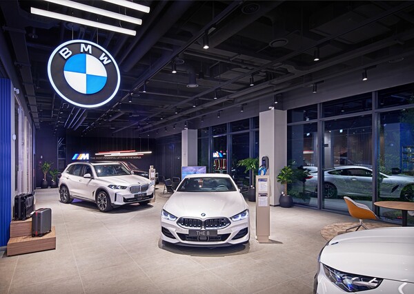 ▲ 삼천리 모터스 BMW 안산 전시장 실내 모습.